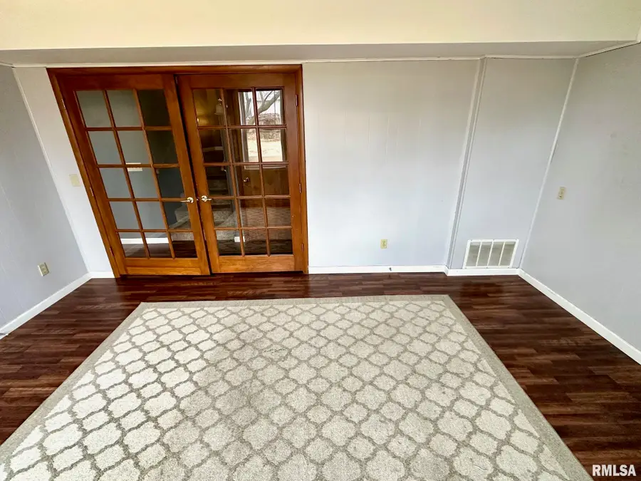 309 Brookside Drive, Jacksonville, IL 62650 - #3