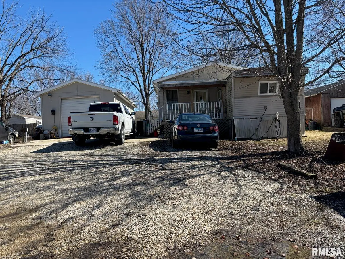 27 Cahokia Drive, Pawnee, IL 62558 - #1