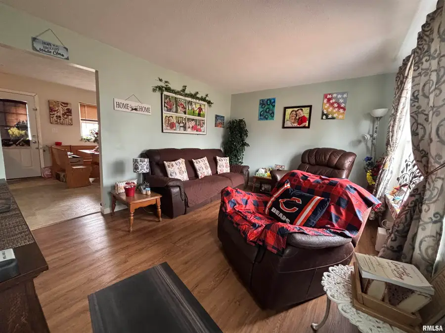 11 Sommerset Drive, Jacksonville, IL 62650 - #2