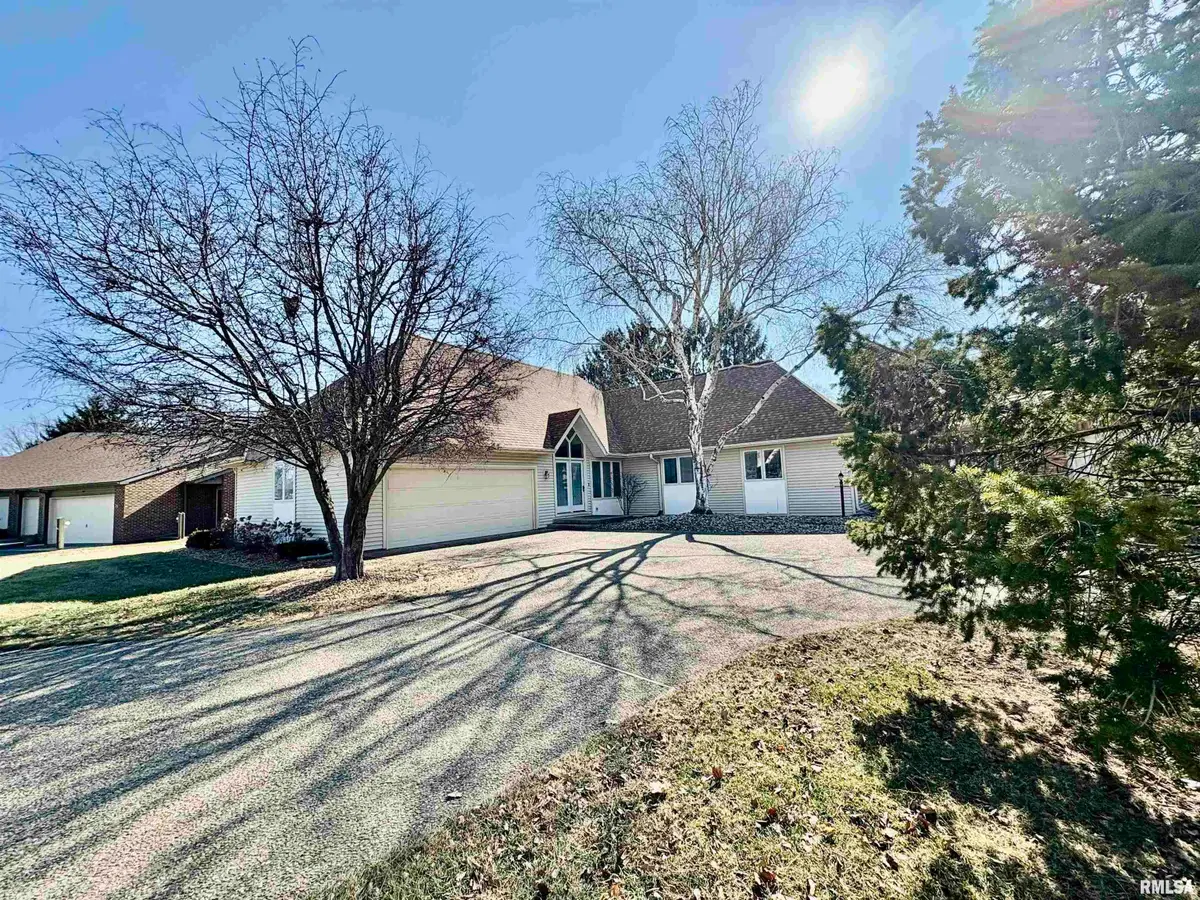 5A Eisenhower Circle, Jacksonville, IL 62650 - #1