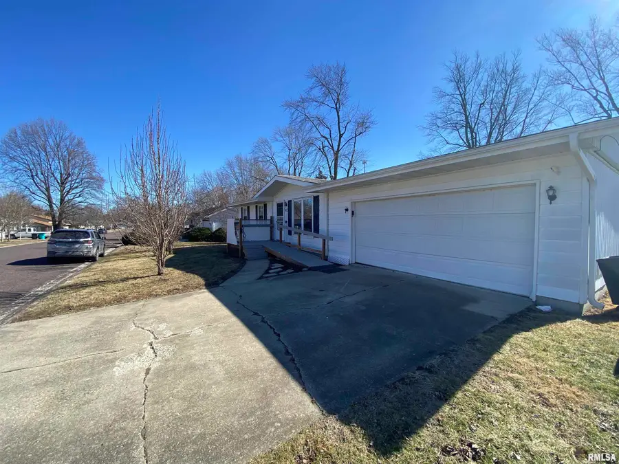 413 Columbian Drive, South Jacksonville, IL 62650 - #2
