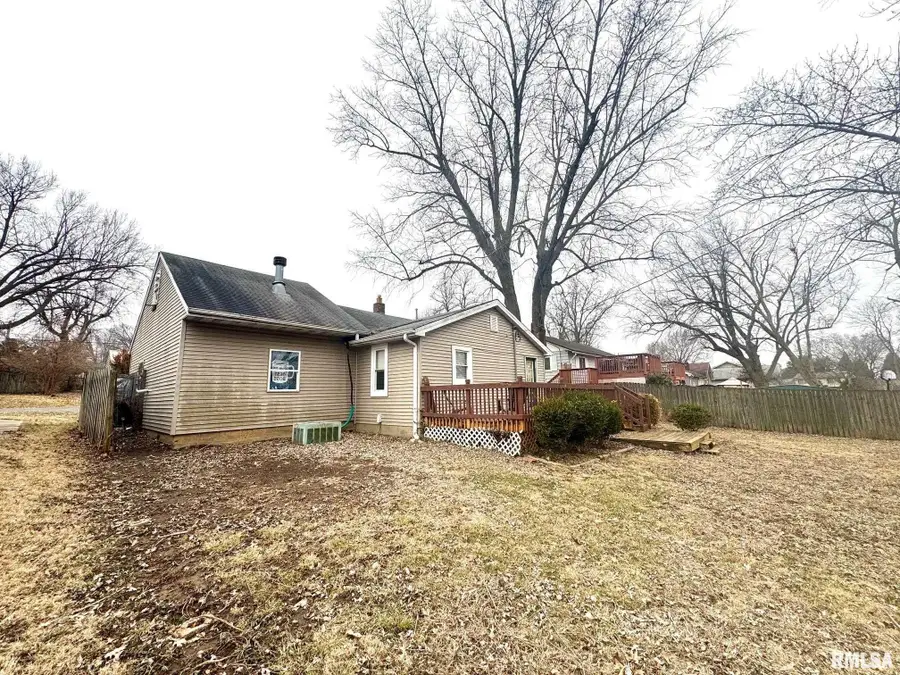 2006 Cedar Street, Jacksonville, IL 62650 - #2