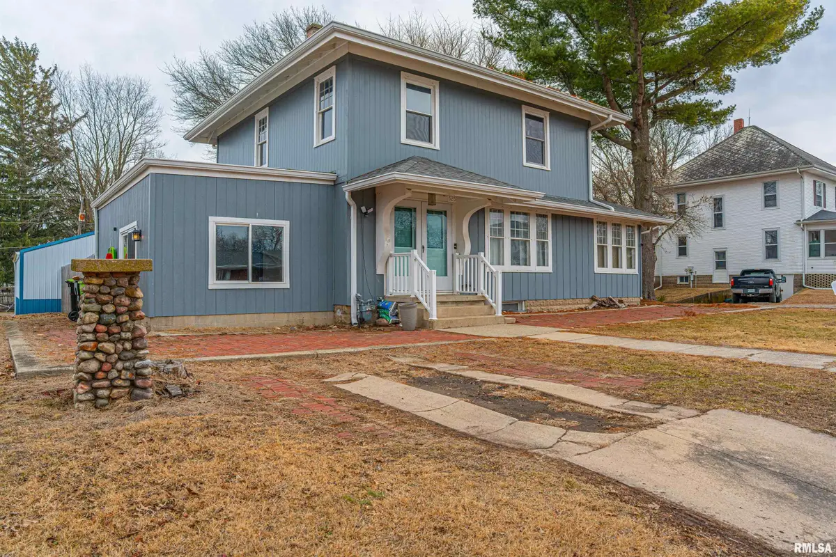 525 N Vine Street, Mount Pulaski, IL 62548 - #1