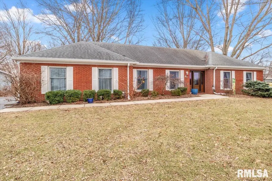 9 Edgewood Drive, Auburn, IL 62615 - #2