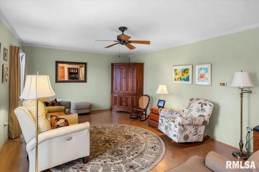 9 Edgewood Drive, Auburn, IL 62615 - #3