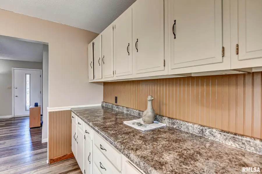 624 N Pine Street, Taylorville, IL 62568 - #3