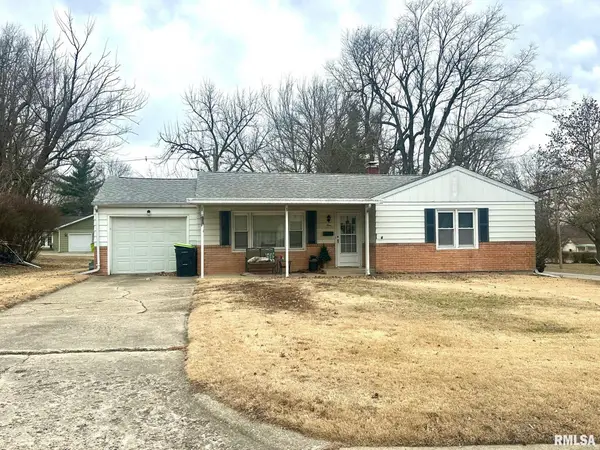 1 Sunset Drive, Jacksonville, IL 62650