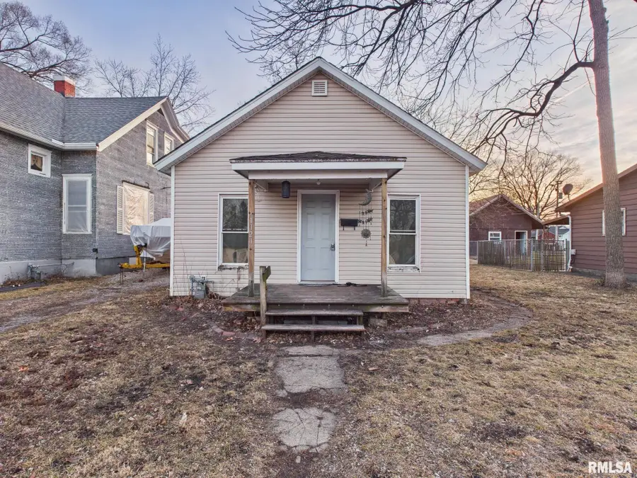 1121 Pulaski Street, Lincoln, IL 62656 - #2