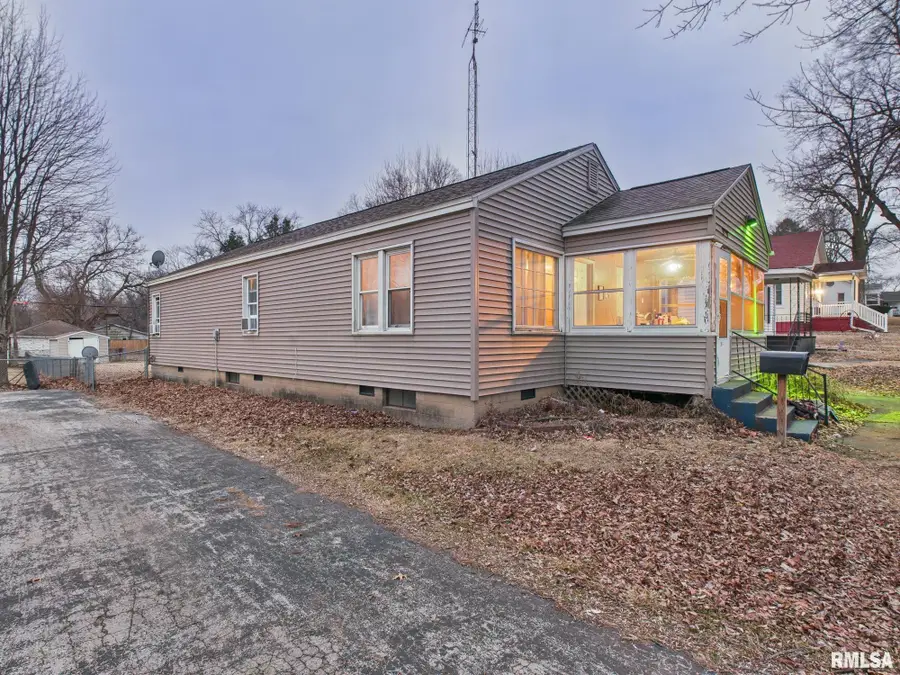 551 3rd Street, Lincoln, IL 62656 - #2