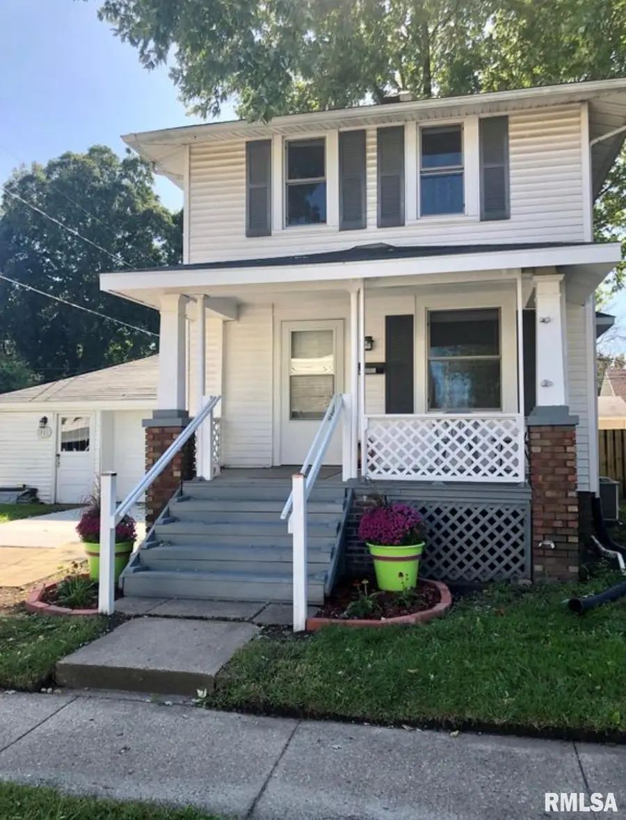 1316 W Lawrence Avenue, Springfield, IL 62704 - #2