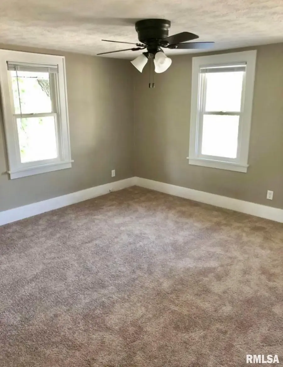 1316 W Lawrence Avenue, Springfield, IL 62704 - #3