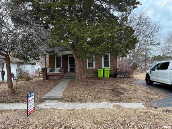 813 Goltra Avenue, Jacksonville, IL 62650