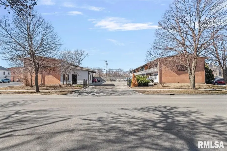 1025 S 5th Street, Springfield, IL 62703 - #2