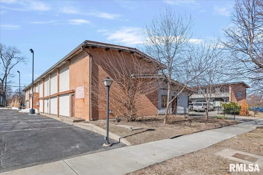 1025 S 5th Street, Springfield, IL 62703 - #3