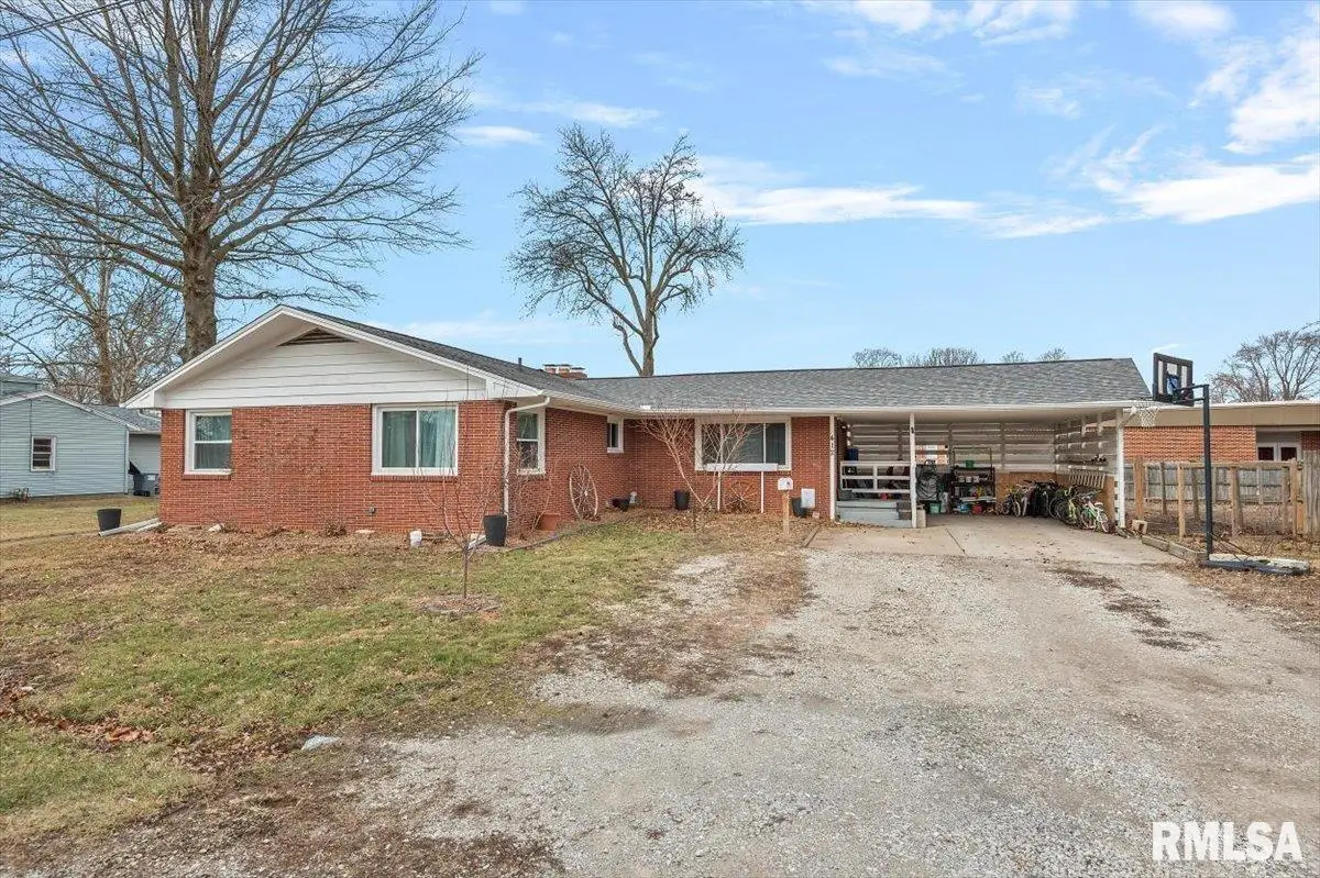 412 Park Avenue, Auburn, IL 62615-1146 - #1