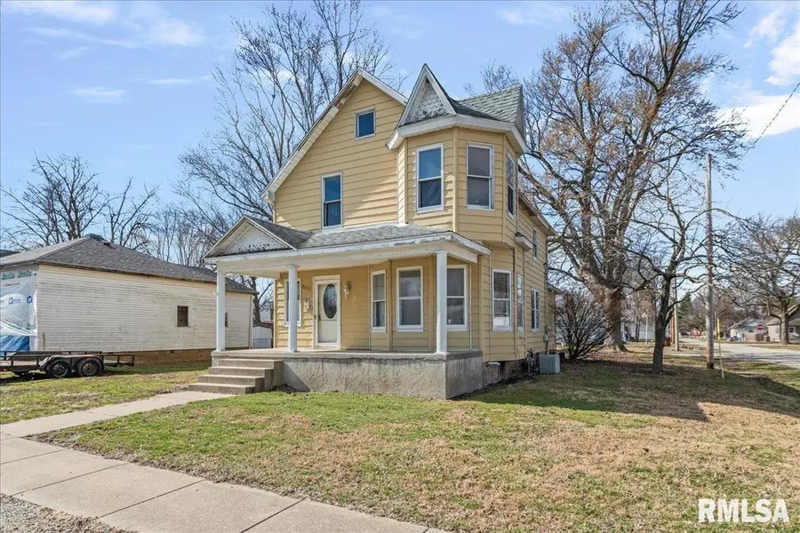 600 Sanford Avenue, Nokomis, IL 62075 - #3