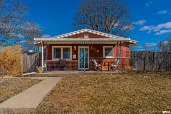 210 Willard Avenue, Lincoln, IL 62656