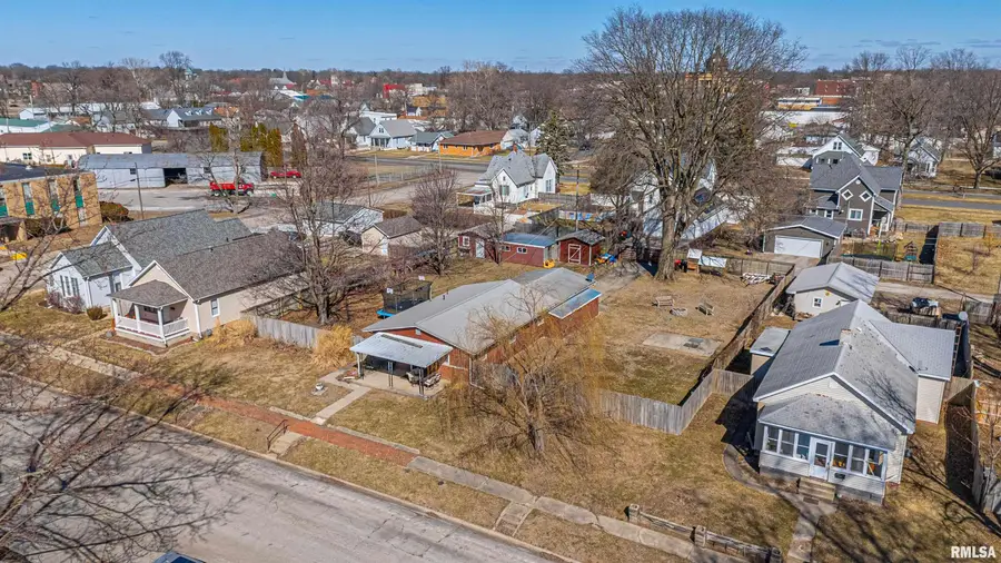 210 Willard Avenue, Lincoln, IL 62656 - #3