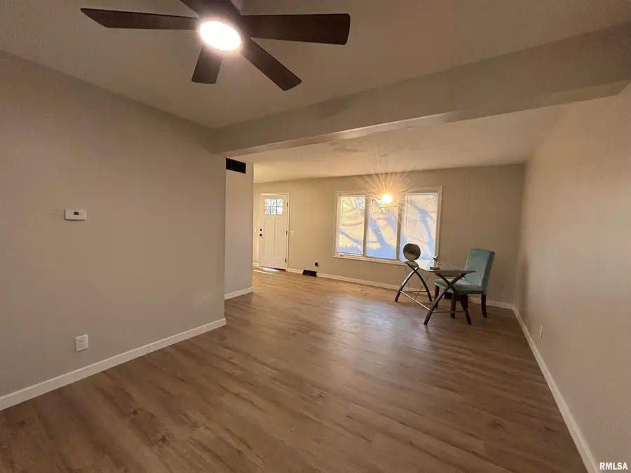 3326 Jennings Drive, Springfield, IL 62704 - #2