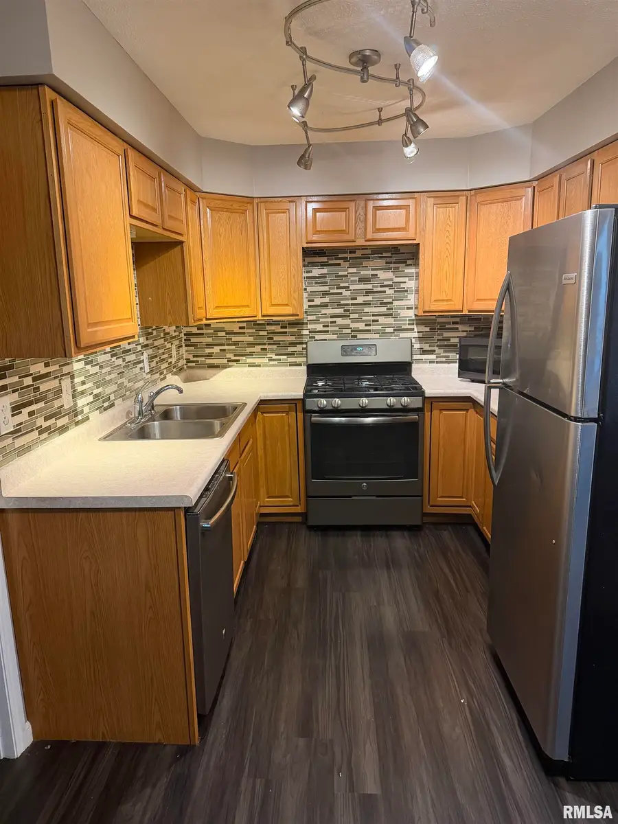 331 Pine Street, Jacksonville, IL 62650 - #2