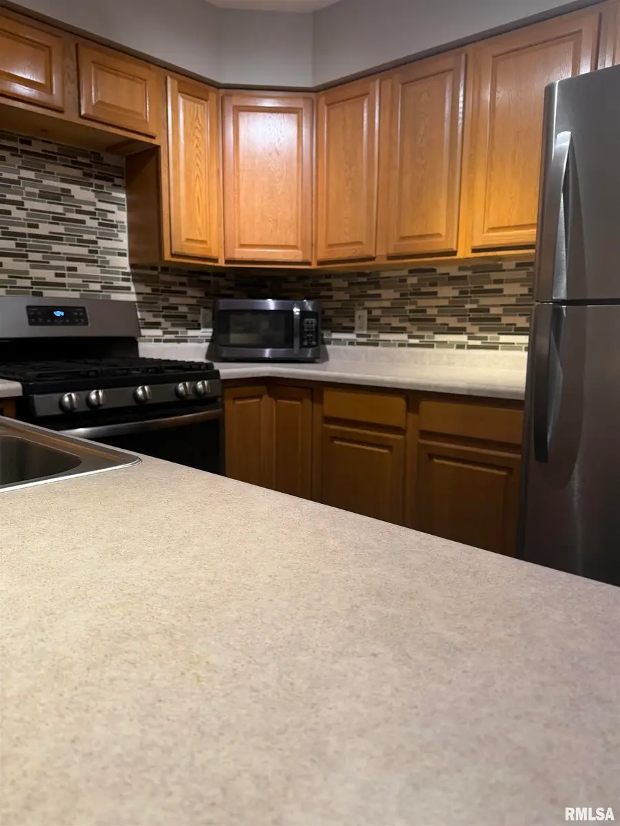 331 Pine Street, Jacksonville, IL 62650 - #3