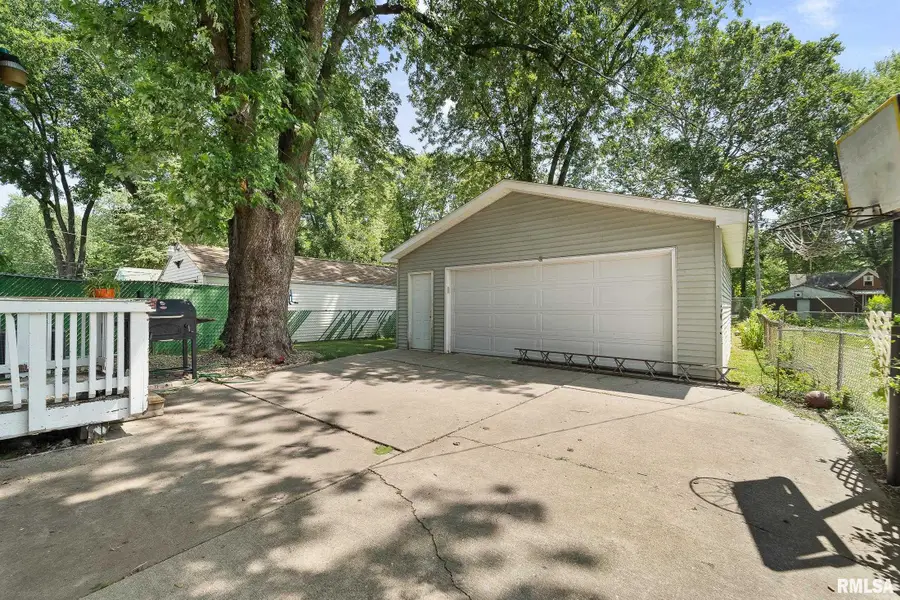 2176 Martin Luther King Jr Drive, Springfield, IL 62703 - #3