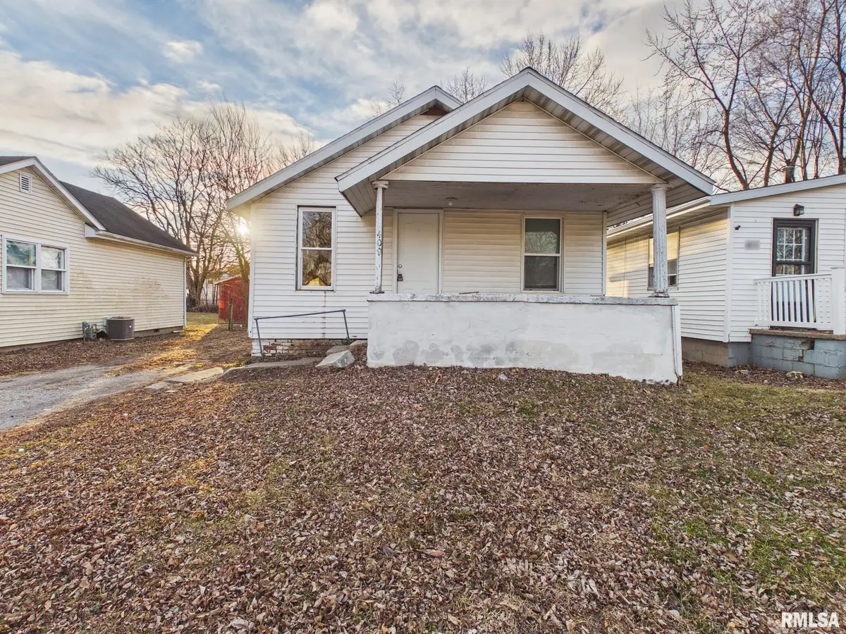 409 N Madison Street, Lincoln, IL 62656 - #1