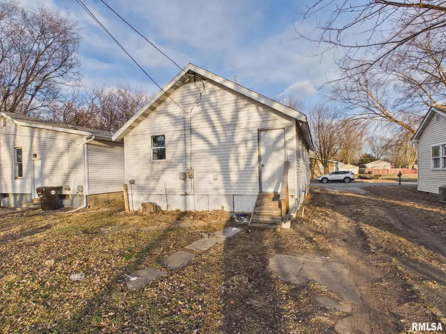 409 N Madison Street, Lincoln, IL 62656 - #3