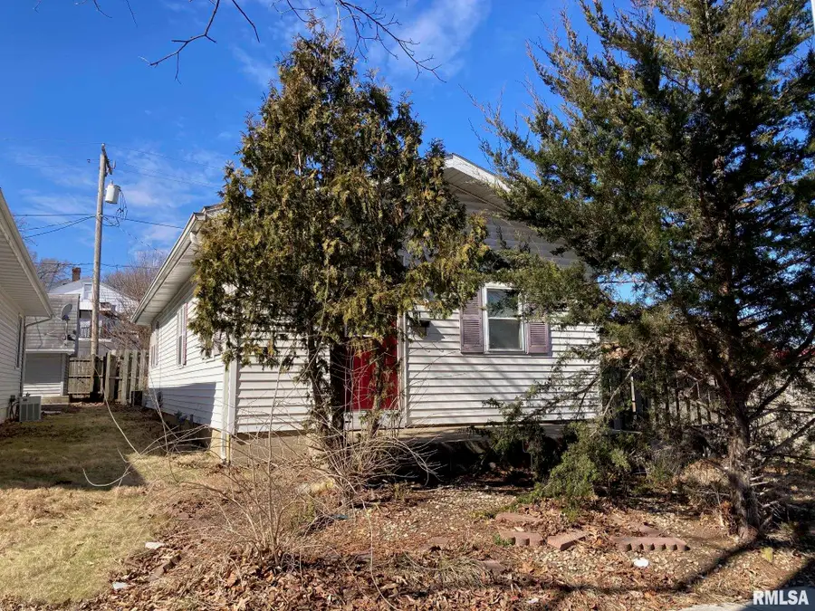 121 N Parker Avenue, Springfield, IL 62702 - #3