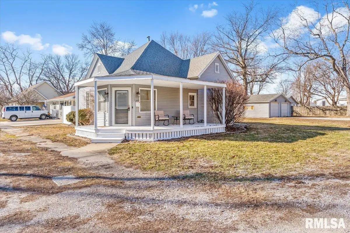 1002 W Jefferson Street, Auburn, IL 62615 - #1