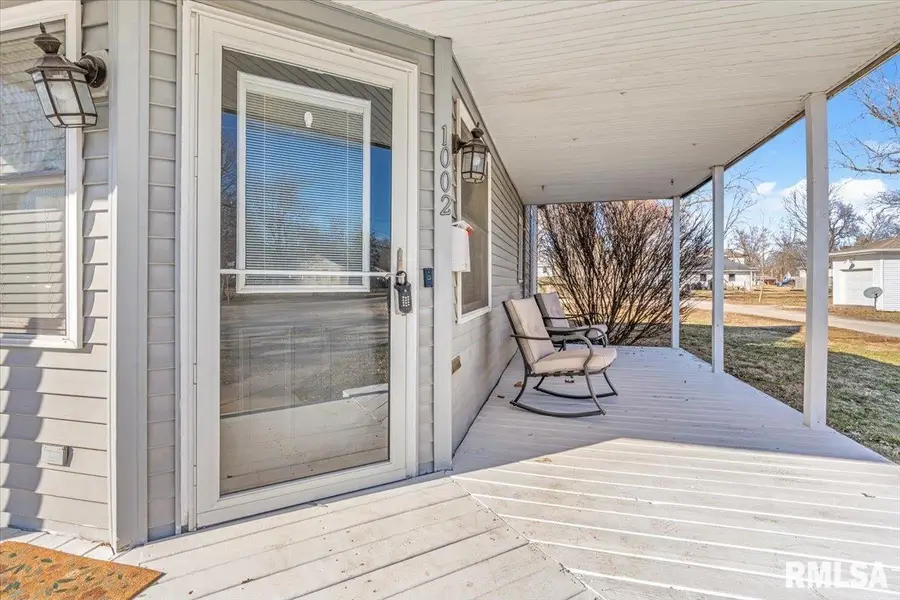 1002 W Jefferson Street, Auburn, IL 62615 - #3