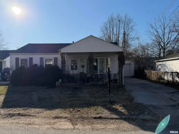 1 Prairie Lane Court, Springfield, IL 62704