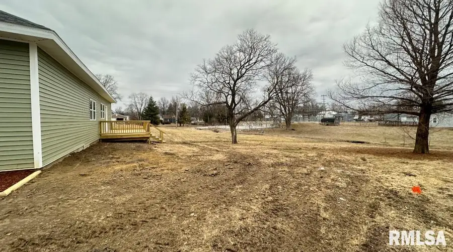 143 E Clinton Street, Rushville, IL 62681 - #3