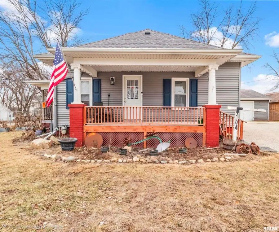 104 W Main Street, Mechanicsburg, IL 62545 - #2