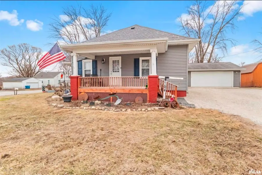 104 W Main Street, Mechanicsburg, IL 62545 - #3