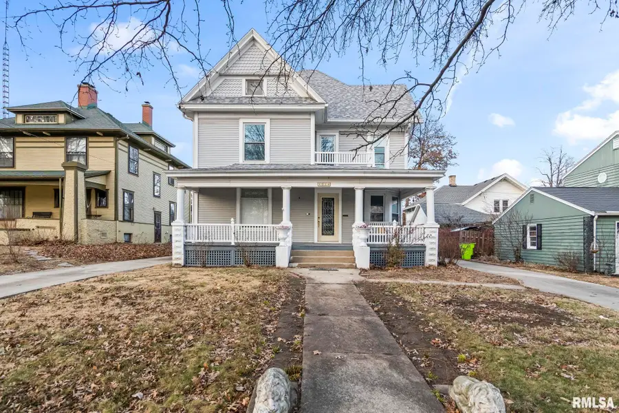 1014 W College Avenue, Jacksonville, IL 62650 - #2