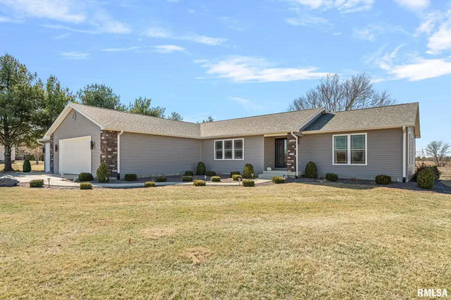 15 Trussell Road, Jacksonville, IL 62650 - #2