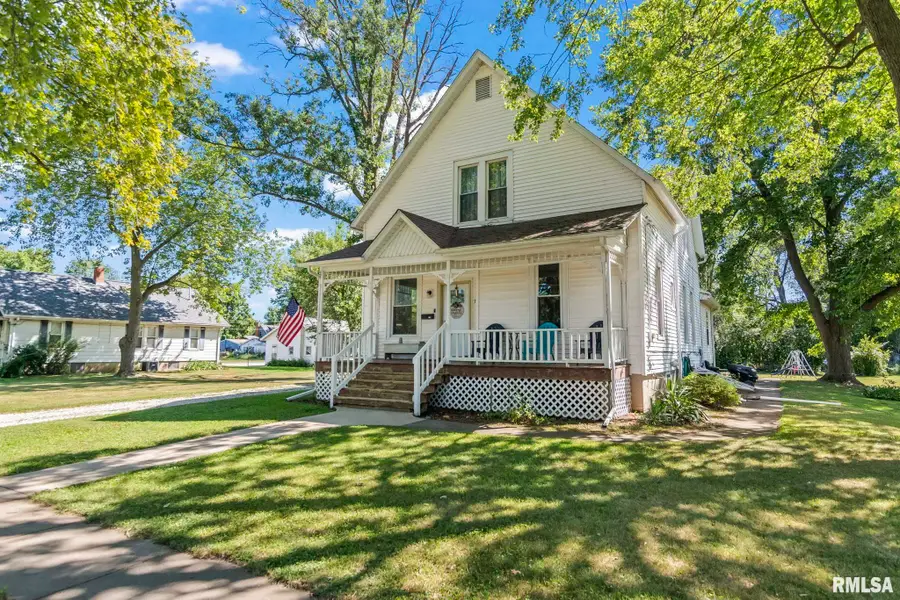 310 S Pine Street, Stonington, IL 62567 - #2