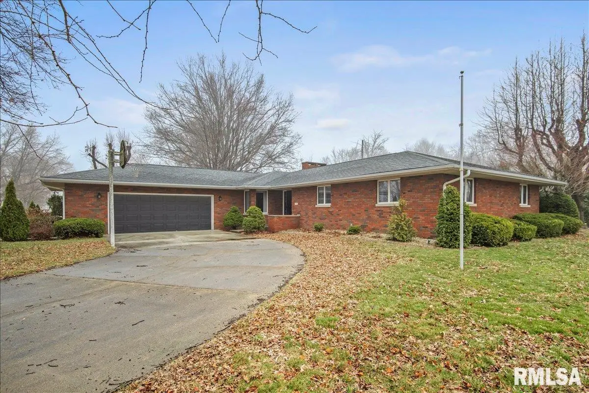 208 Othelle Street, Taylorville, IL 62568 - #1