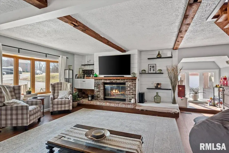 12 Oakland Drive, Riverton, IL 62561 - #3