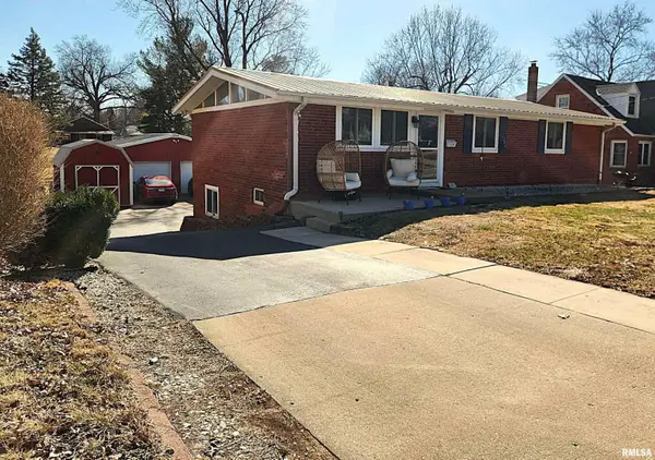 2220 Maple Street, Quincy, IL 62301