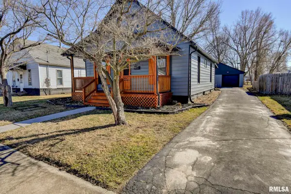 922 W Vandeveer Street, Taylorville, IL 62568