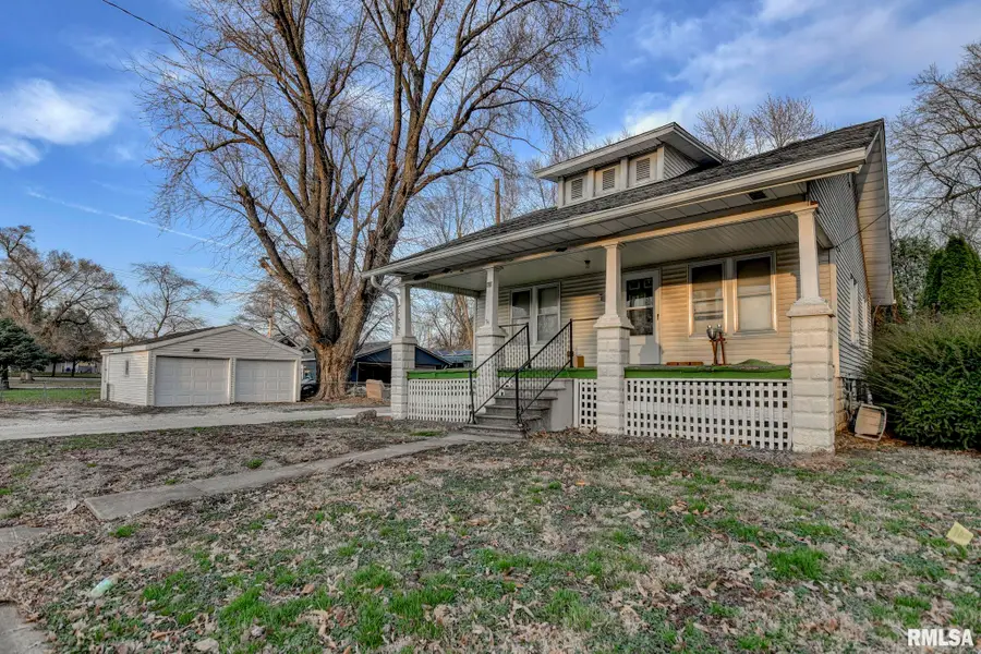 408 S Cherokee Street, Taylorville, IL 62568 - #3