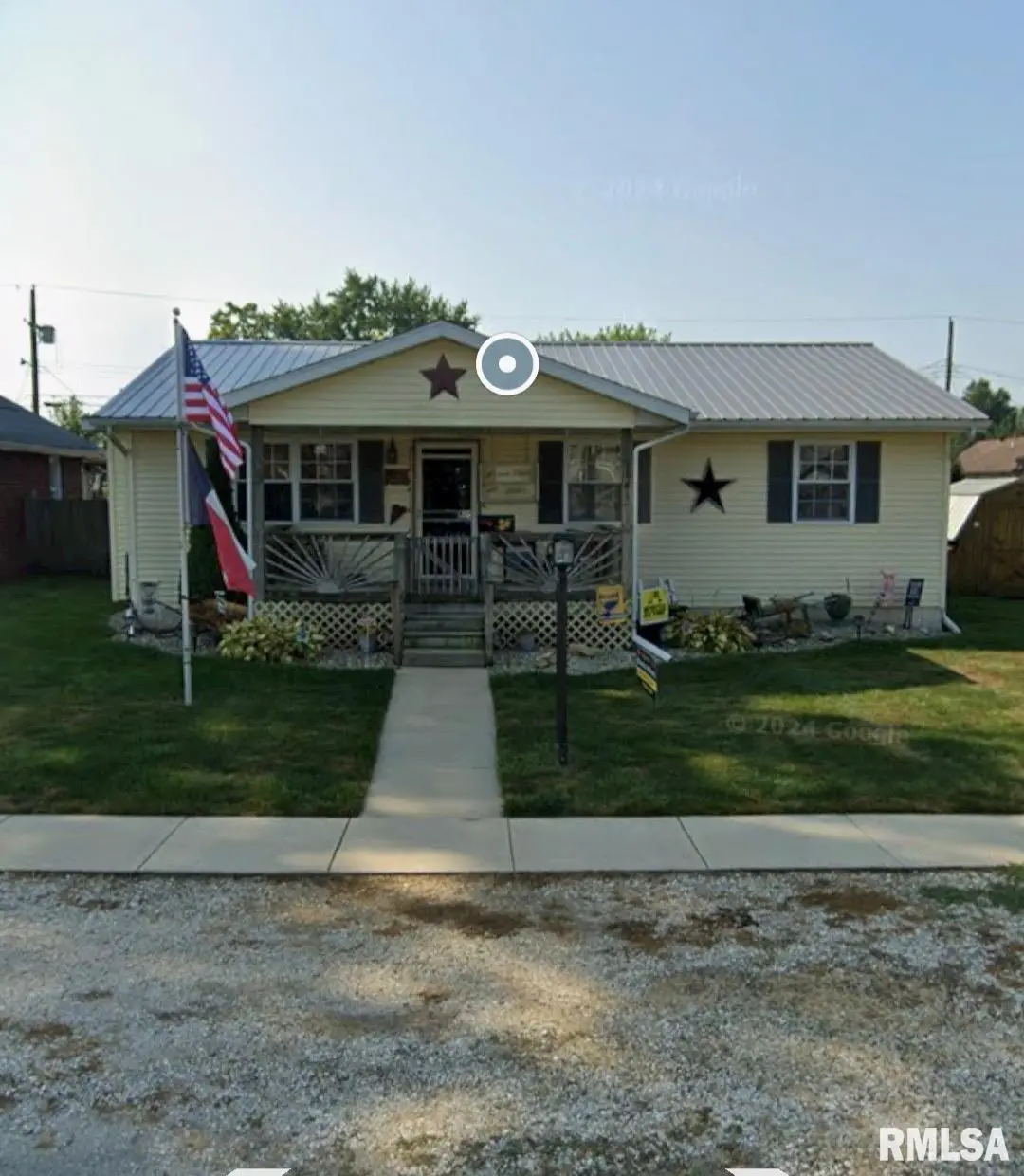 126 E Randolph Street, Roodhouse, IL 62082 - #1