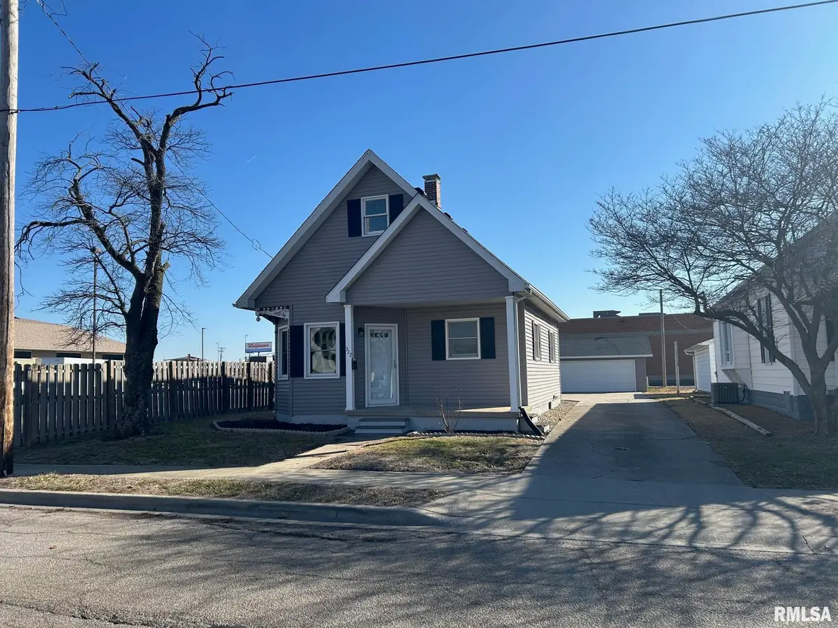 322 N Clay Street, Taylorville, IL 62568 - #1