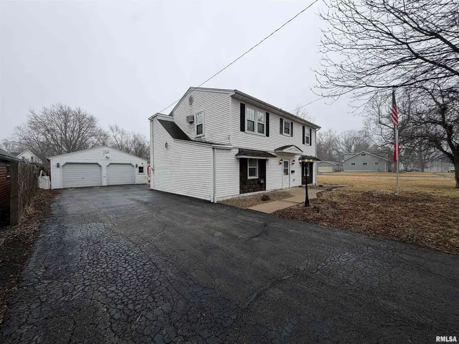 1687 Beecher Avenue, Galesburg, IL 61401 - #2