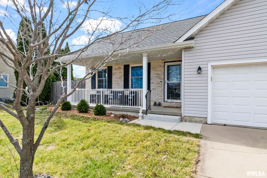 405 Fox Glove Crest, Chatham, IL 62629 - #2