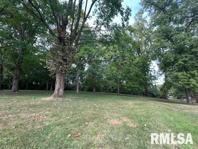 3330-3331 Greenspointe Parkway, Quincy, IL 62301 - #3