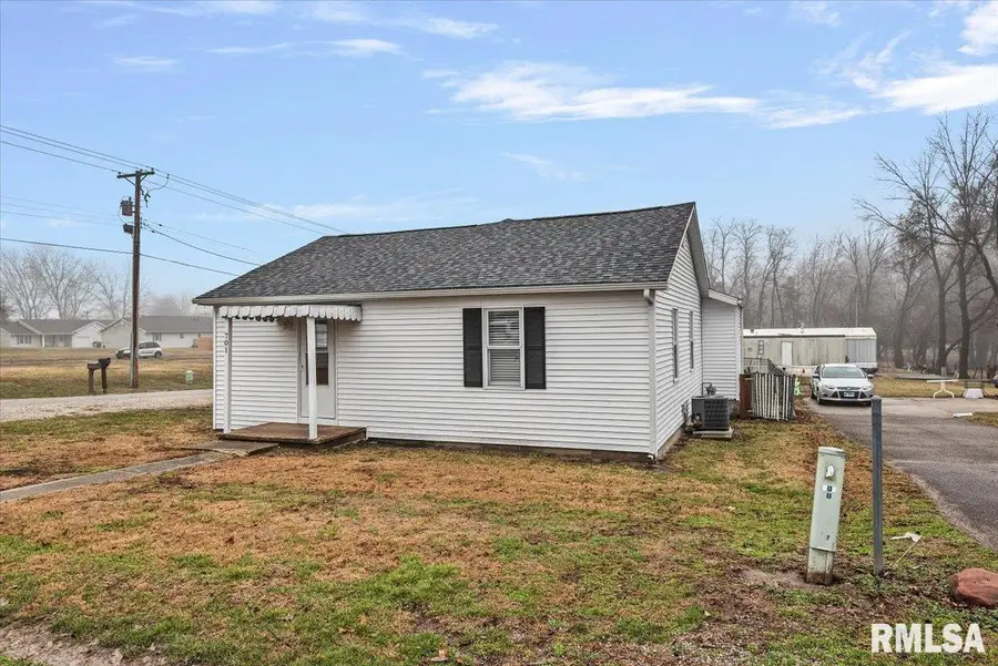 701 W Vine Street, Edinburg, IL 62531 - #2