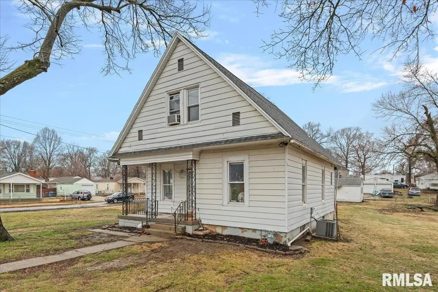2105 Elizabeth Street, Springfield, IL 62702 - #2